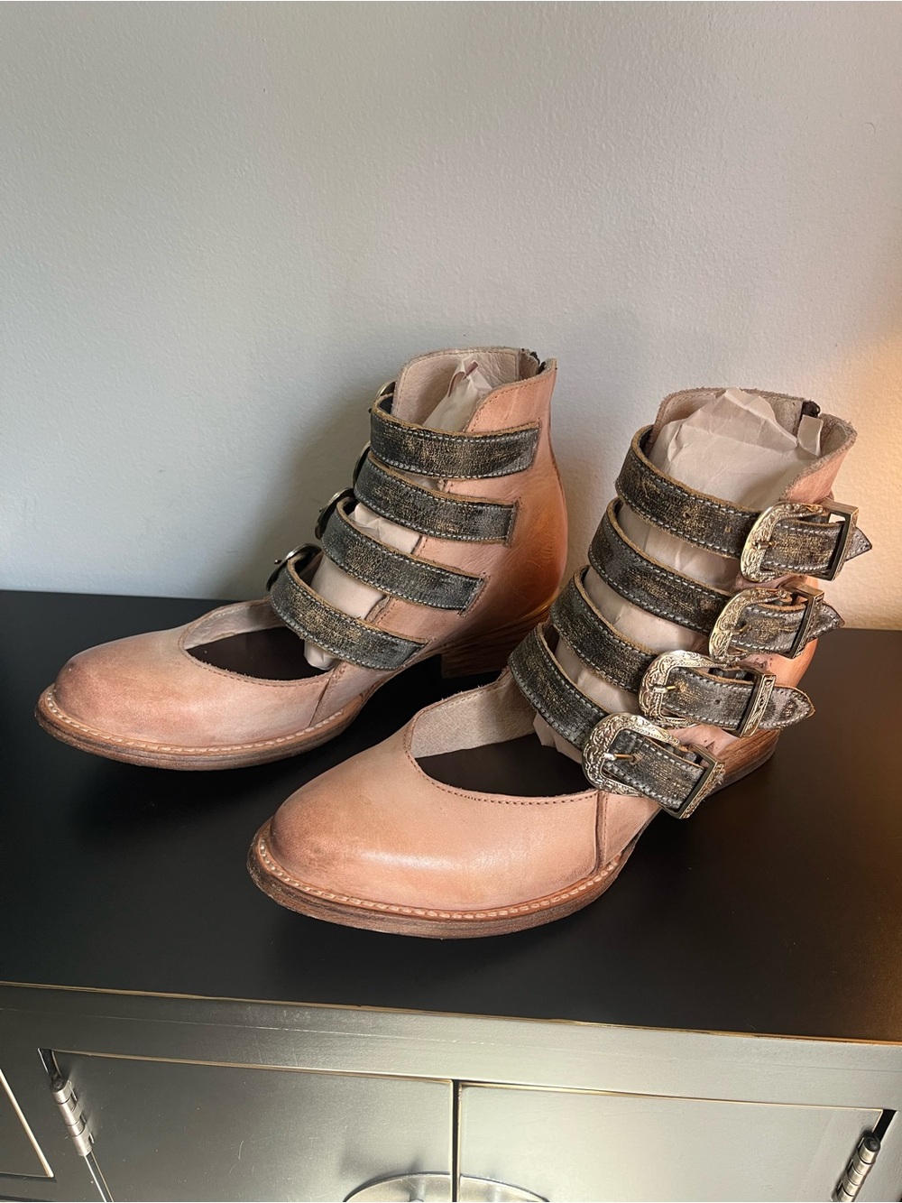Freebird Scarlett size 7.  Women's Pink Leather Strappy Buckle Ankle Shoes